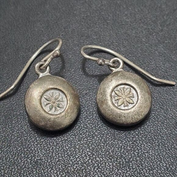 **Last Chance!! Final Sale** Vintage sterling silver round earrings - Picture 2 of 7
